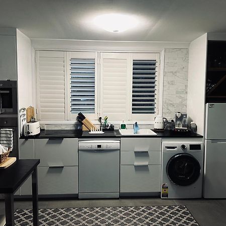 Villa Luxury Boutique Self-Contained Private Granny Flat Ormeau Esterno foto