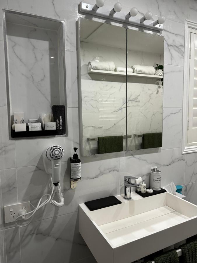 Villa Luxury Boutique Self-Contained Private Granny Flat Ormeau Esterno foto